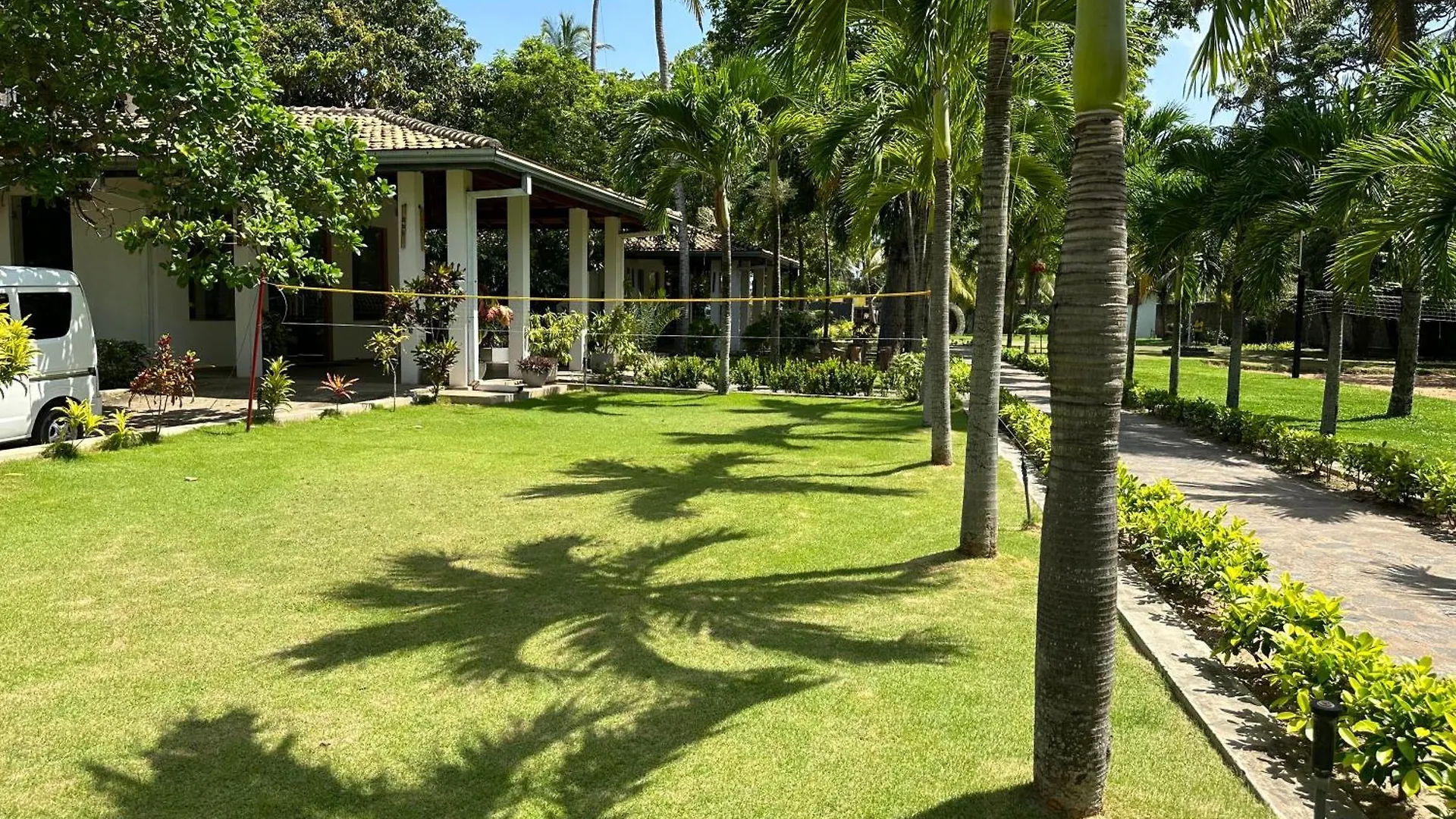 Amaluna Resorts Negombo