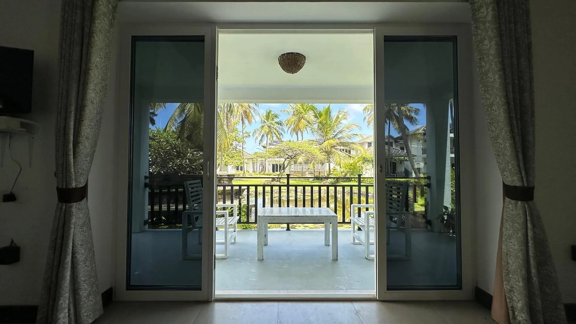 Amaluna Resorts Negombo